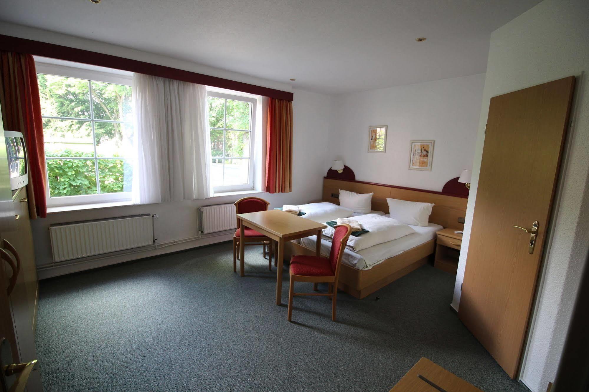 Hotel Carstens Bordesholm Buitenkant foto